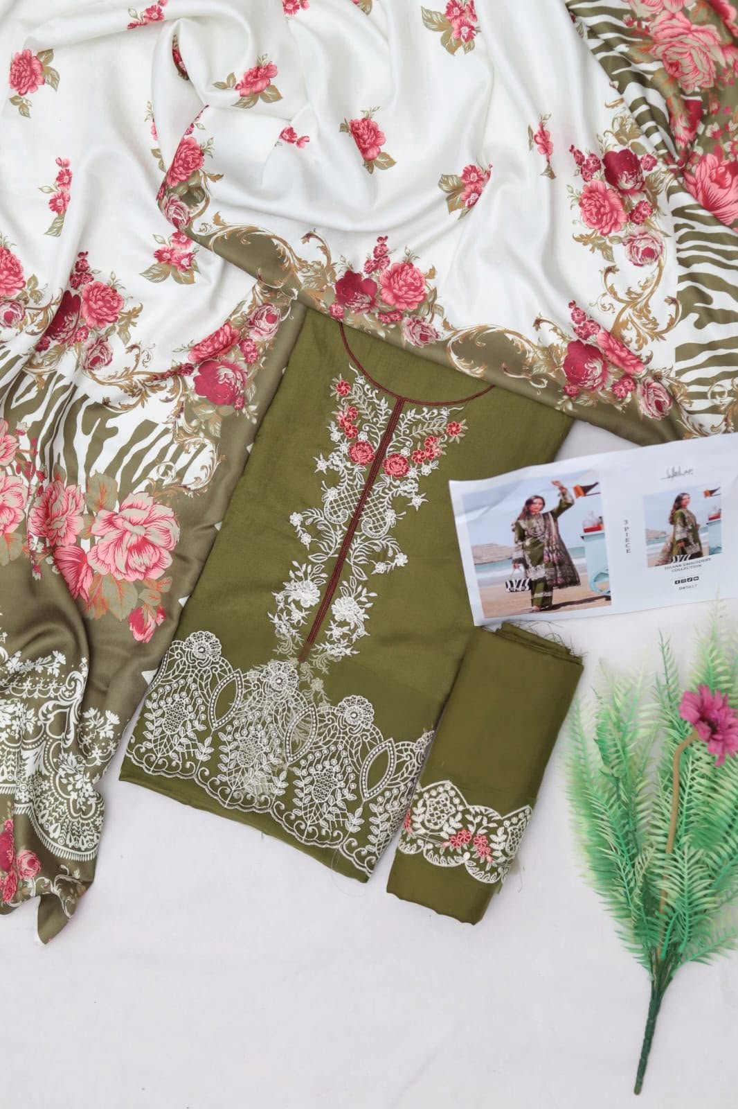 Sabz-e-Noor Embroidered Dhanak 3-Piece Suit with Digital Printed Wool Shawl Image 2