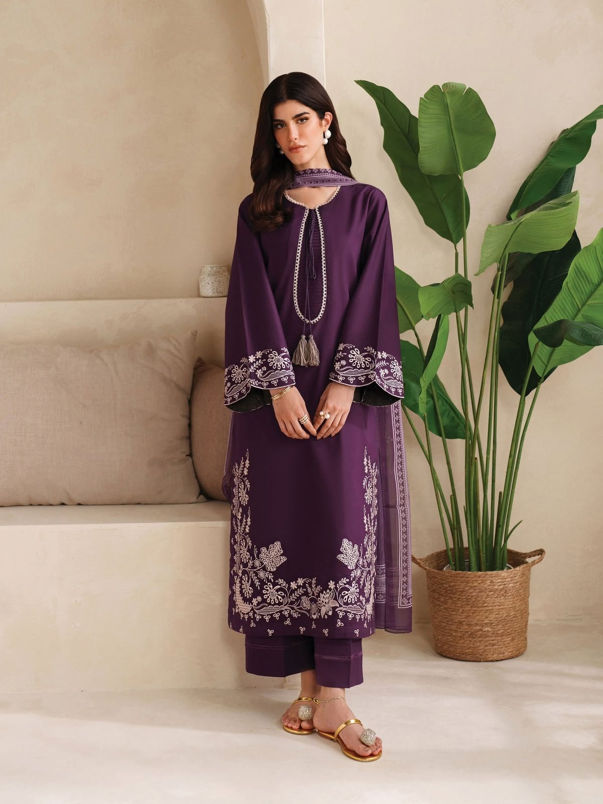 Elegant Purple Embroidered Dhanak Suit – Winter Collection