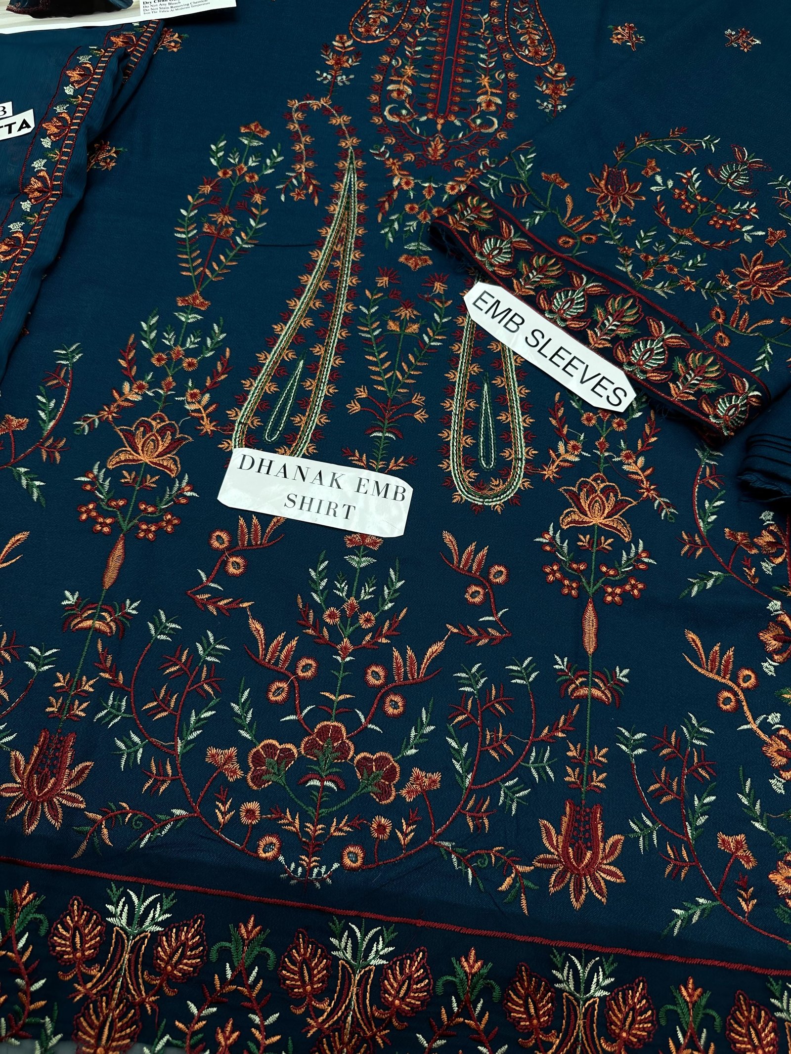 Aabroo Dhanak Embroidered 3PC Suit with Chiffon Dupatta Image 3