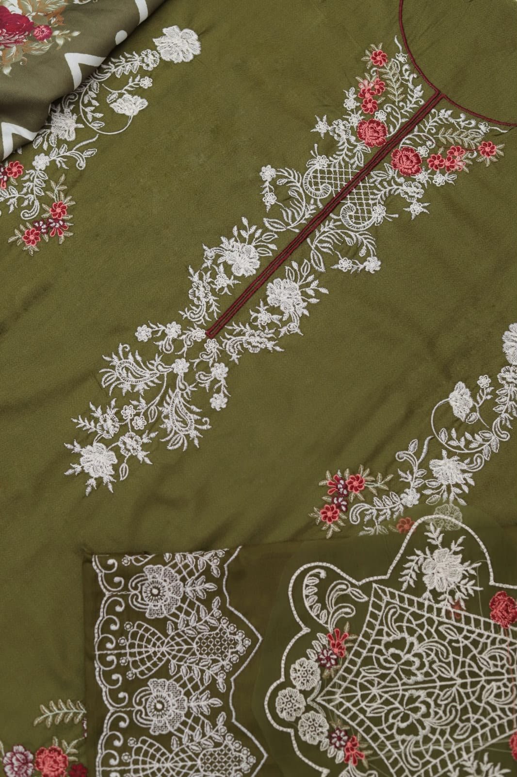 Sabz-e-Noor Embroidered Dhanak 3-Piece Suit with Digital Printed Wool Shawl Image 3
