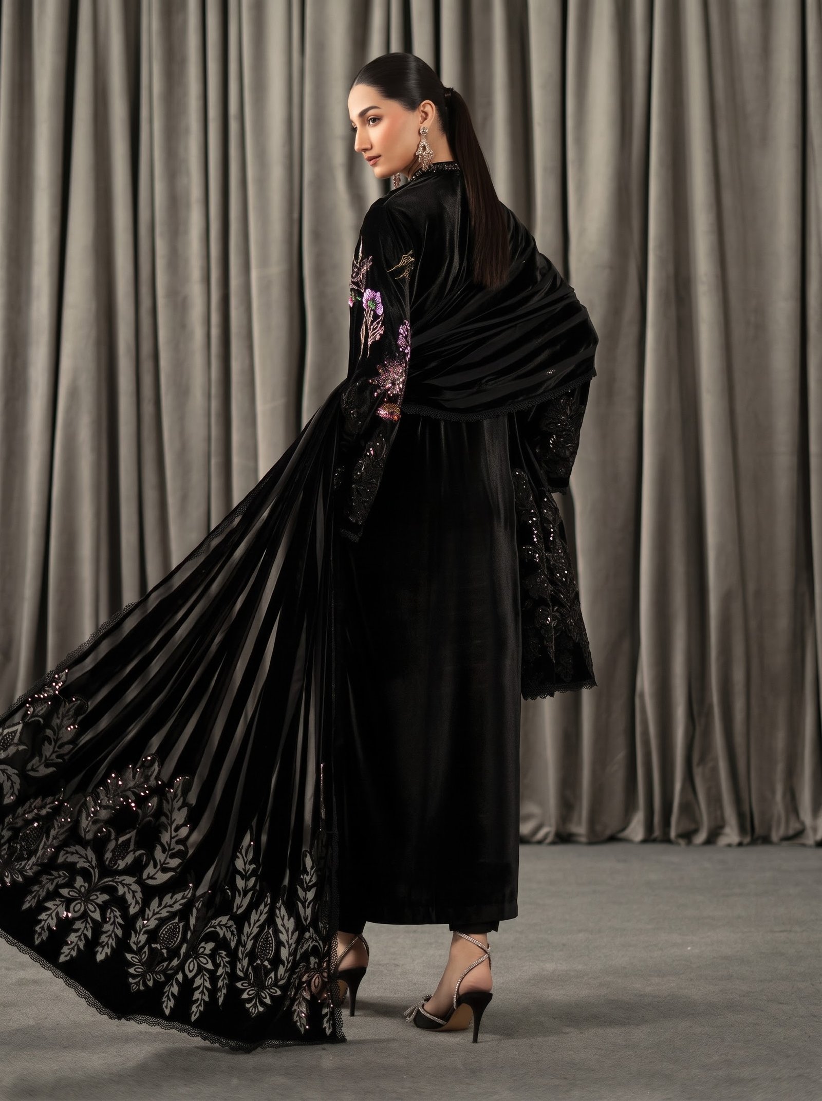 Royal Glamour – Luxury Palachi Velvet 3-Piece Embroidered Suit with Heavy Sequence Work & Designer Shawl Image 3